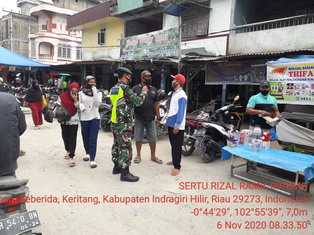 Sertu Syamsurizal Lakukan Penegakan Prokes di Kotabaru Seberida