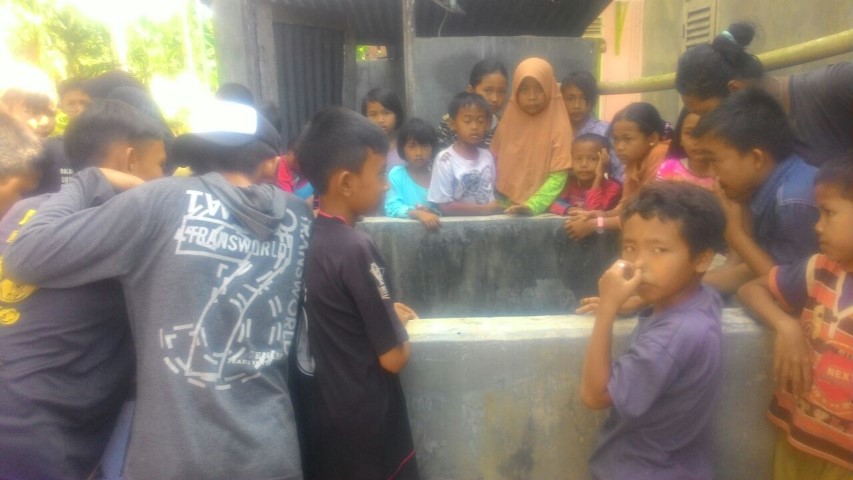 Heboh...! Seeokor Buaya Berukuran 2 Meter Behasil Ditangkap Warga Kempas, Lihat Fotonya Disini  Heboh...! Seeokor Buaya Berukuran 2 Meter Behasil Ditangkap Warga Kempas, Lihat Fotonya Disini