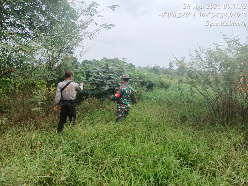 Bhabinsa 05/Gas Lakukan Pencegahan Karhutla di Wilayah Binaan