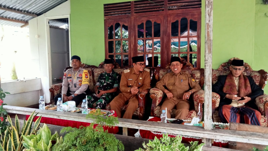 Danramil 07/Reteh Hadiri Tahlilan dan Doa Bersama Masyarakat di Rumah Almarhum