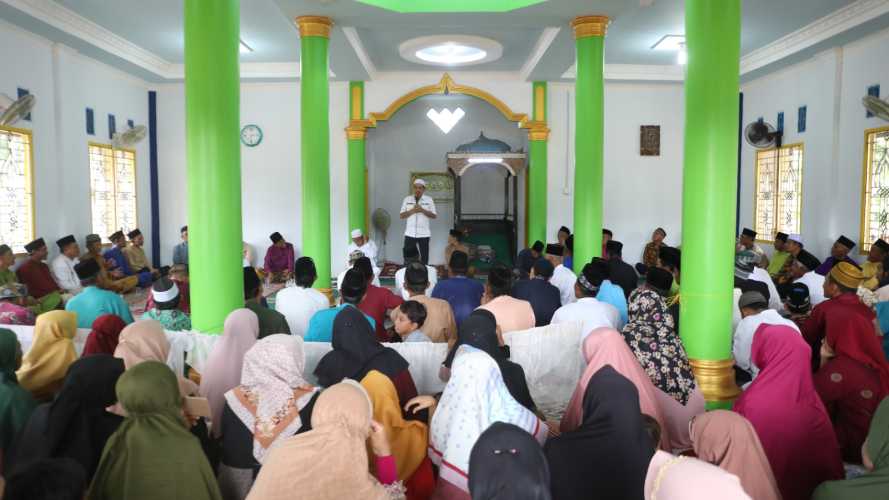 Ketua DPRD Inhil Hadiri Isra Mi'raj Desa Bente Kecamatan Mandah