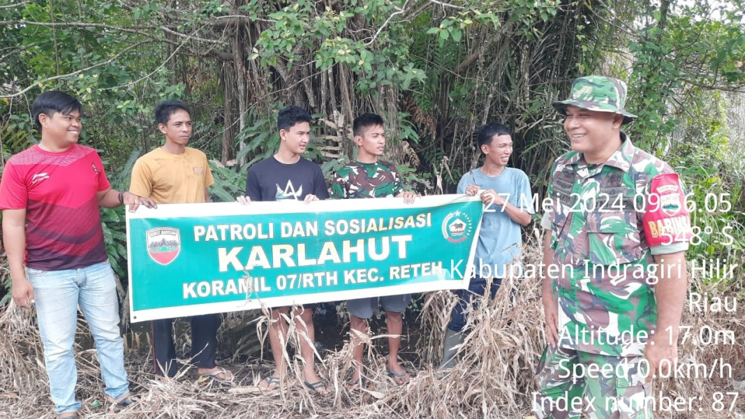 Wujudkan Kenyamanan di Lingkungan, Babinsa Koramil 07/Reteh Turun Untuk Patroli Karhutla