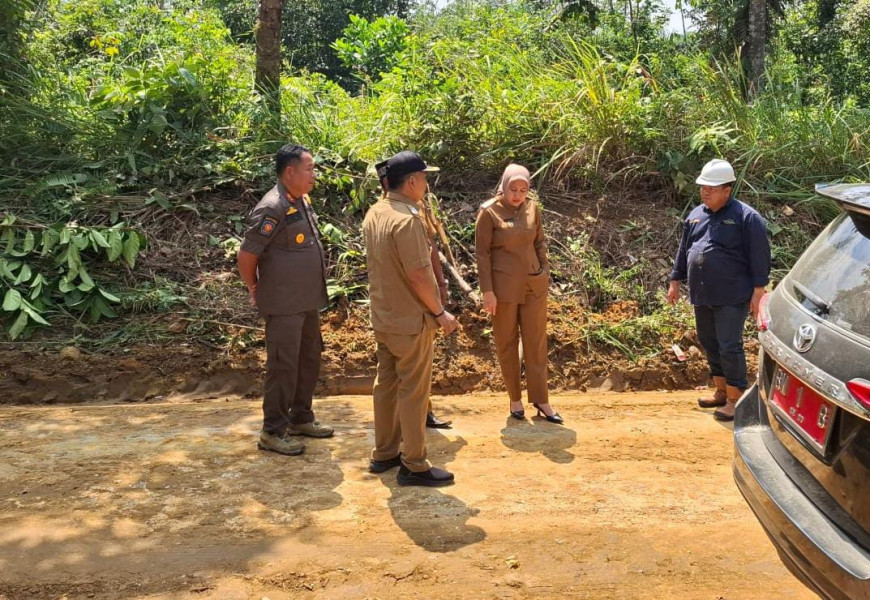 Bupati Rezita Banyak Dapat Tanggapan Positif Dari Masyarakat Desa