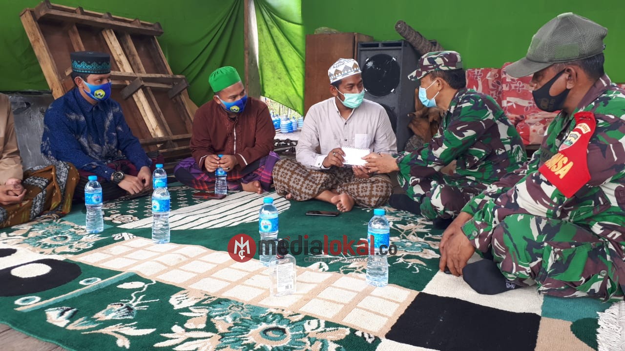 Sampaikan Amanah Brigjen TNI M Syech Ismed, Danramil 06/Kateman Bantu Ponpes di Desa Air Tawar