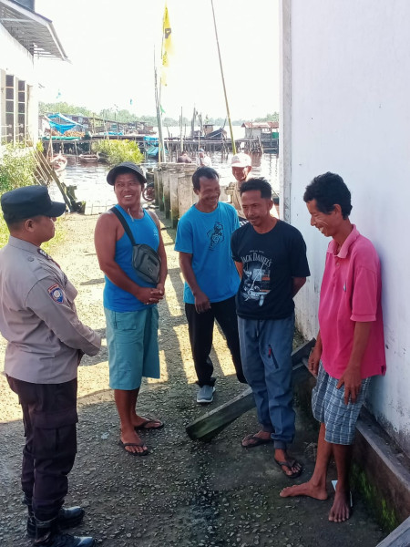 Giat Rutin Bhabinkamtibmas Desa Terusan Kempas Laksanakan Giat Sambang Di Wilayah Desa Binaan
