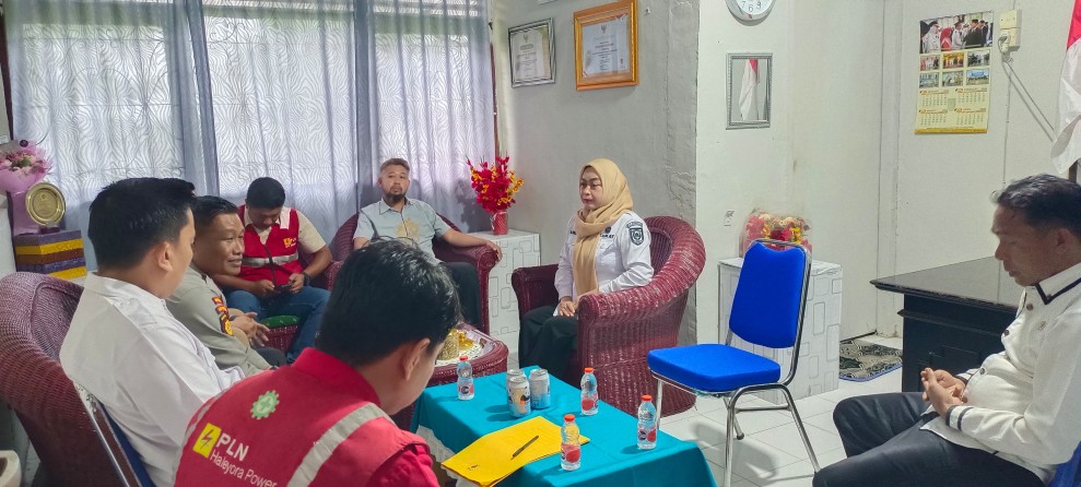 Perjuangan Hj. Nurliatin Camat Kemuning Untuk Warganya, Mendesak PLN Segera Pulihkan Listrik