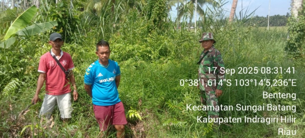 Serka M Hasan Laksanakan Patroli Tapal Batas bersama Masyarakat Desa