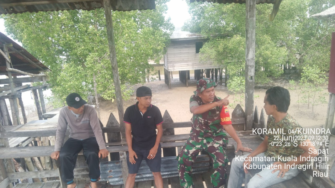 Babinsa Koramil 04/Kuindra Tetap Himbau Terus Jaga Kesehatan Diri Sendiri