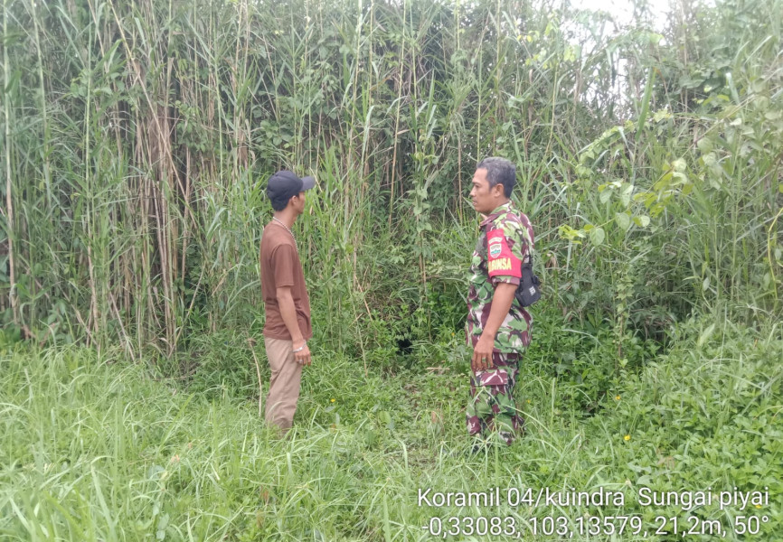 Babinsa Koramil 04/Kuindra Telusuri Lahan dan Hutan Warga Untuk Mencegah Karhutla