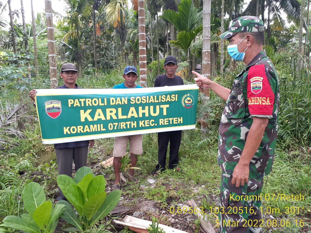 Babinsa Koramil 07/Reteh, Serma Nofiandi Menghimbau Warga Untuk Tidak Membakar Lahan