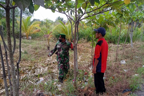 Puasa Pertama 2022, Babinsa Koramil 04/Kuindra Tetap Patroli Karhutla