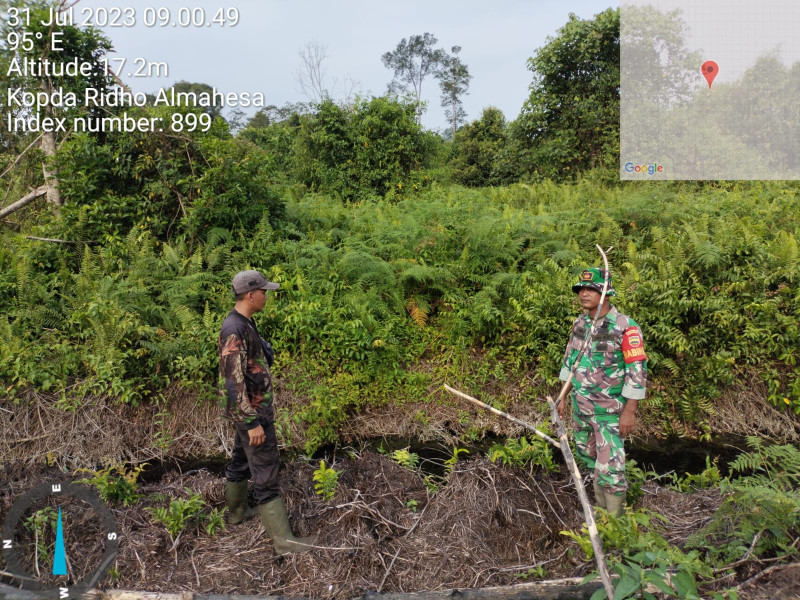 Bhabinsa Koramil 05/Gas Kodim 0314/Inhil Rutin Lakukan Patroli Karhutla