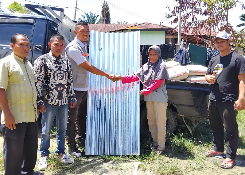 Bantu Warga Terdampak, PT Inecda Serahkan Material Bangunan ke Janda Korban Kebakaran Bantu Warga Terdampak, PT Inecda Serahkan Material Bangunan ke Janda Korban Kebakaran