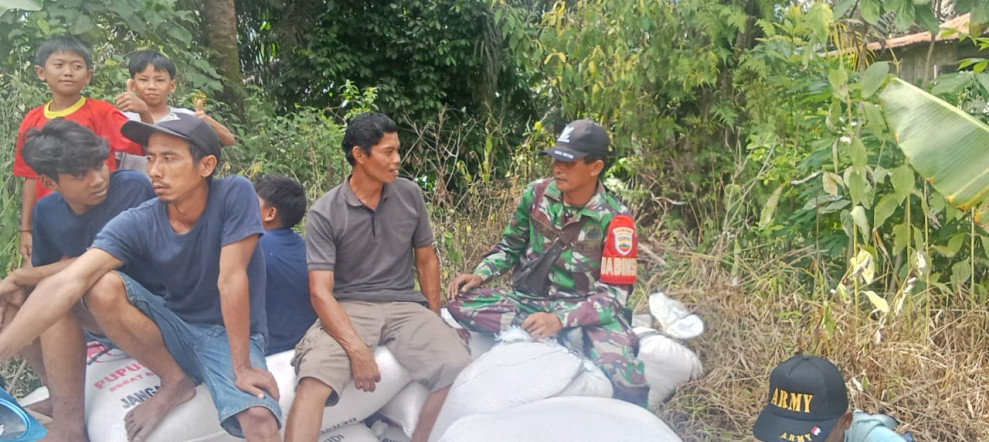 Babinsa Koramil 09/Kmg  Terus Jalin Hubungan yang Harmonis Antar Sesama di Binaan