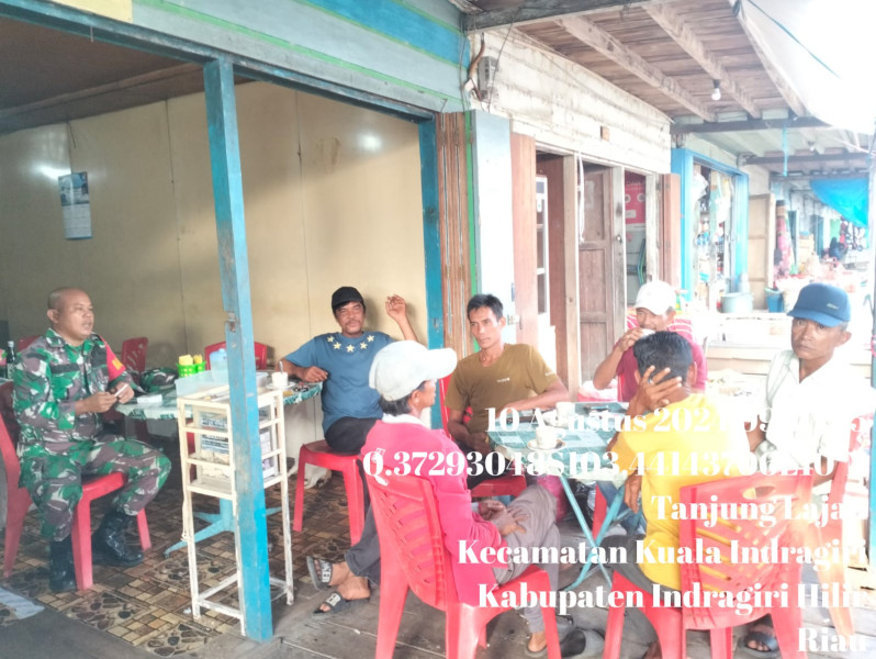 Babinsa Koramil 04/Kuindra Himbau Masyarakat Untuk Terus Jaga Keamanan dan Ketertiban Lingkungan Setempat