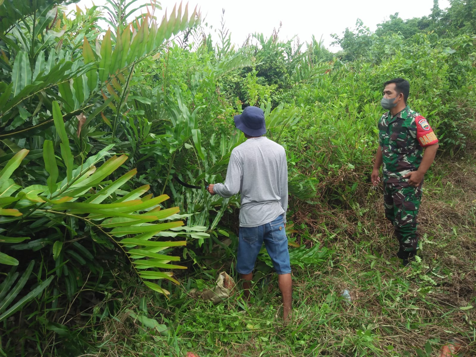 Serda Mas Yayat Lakukan Himbauan Kepada Masyarakat Agar Selalu Menjaga Hutan Dan Lahan Dari Karlahut