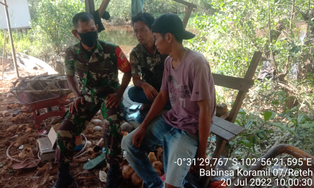 Tingkatkan Komsos Bersama Komponen Masyarakat Oleh Sertu Yadi Yanto