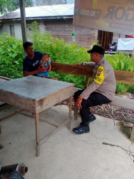 Lewat Sambang Bhabinkamtibmas Desa Terusan Kempas Ajak Warga Wujudkan Kamtibmas Kondusif