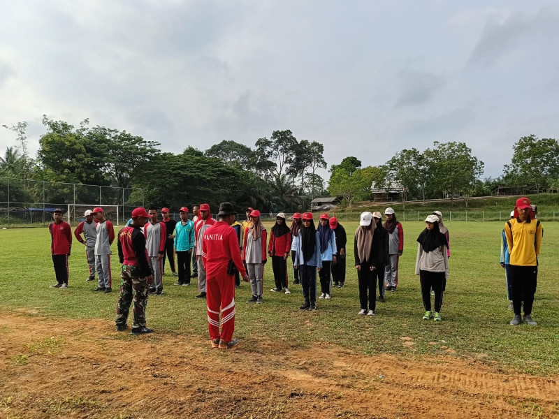 Babinsa 09/Kemuning Latih Langsung Pasukan Paskibra Untuk Upacara 17 Agustus 2023 Nanti