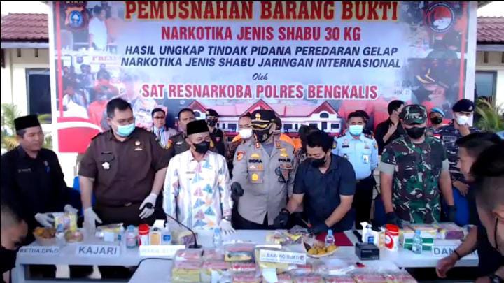 Polres Bengkalis Musnahkan BB Shabu 30 Kg