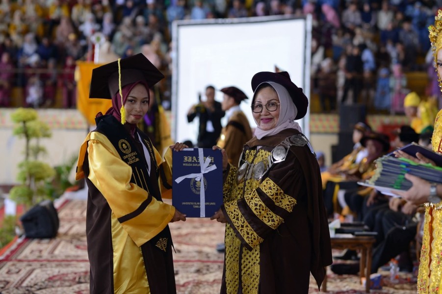 Convocation Ke-18 Unisi: Panggung Kebanggaan bagi Lulusan Berkarakter dan Berdaya Saing Unggul