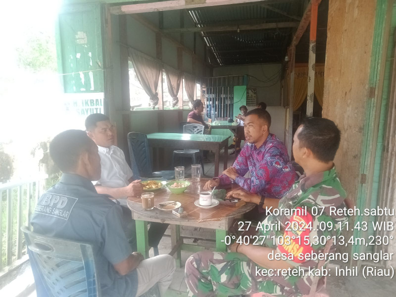 Koramil 07/Reteh Laksanakan Komsos Guna Ciptakan Hubungan Harmonis Antar Sesama