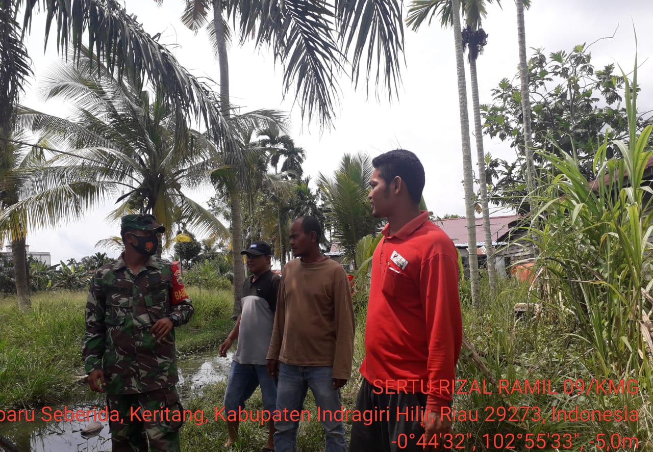 Cegah Karhutla, Babinsa Koramil 09/Kemuning Aktif Lakukan Patroli dan Sosialisasi