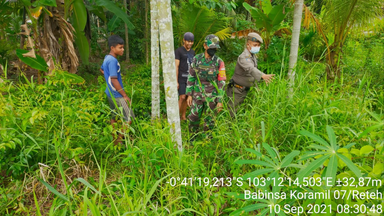 Rutin Lakukan Pencegahan, Babinsa 07/Reteh Terus Gencarkan Patroli dan Sosialisasi Karhutla