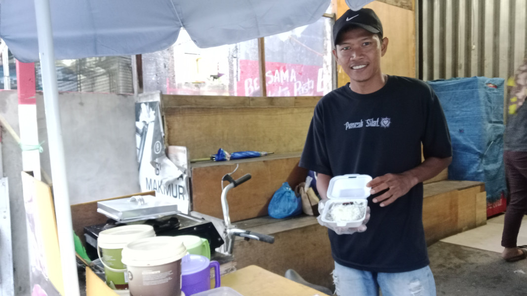 Pancong Lumer Selalu Laris Diburu Warga Tembilahan