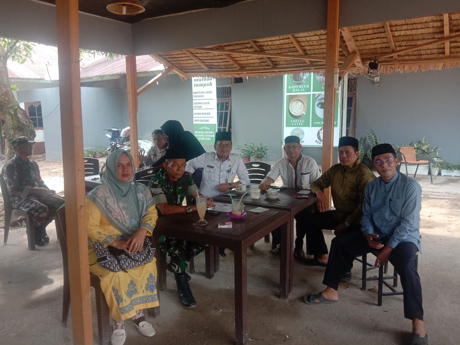 Tingkatkan Sinergitas, Danramil 03/Tpl Komsos Dengan Kapus Dan Sekcam Kempas