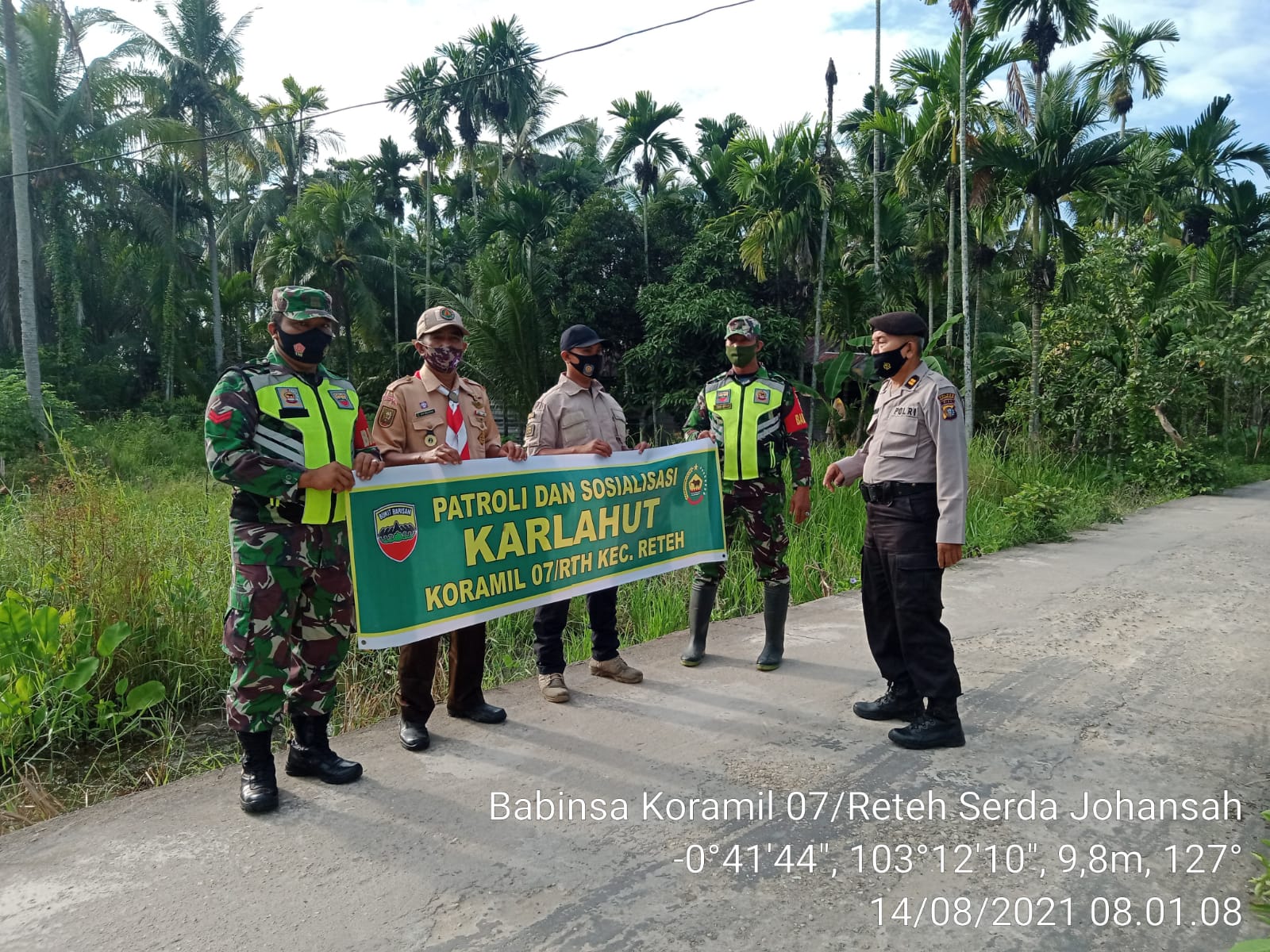 Cegah Kebakaran Hutan dan Lahan, Babinsa 07/Reteh Lakukan Patroli dan Sosialisasi