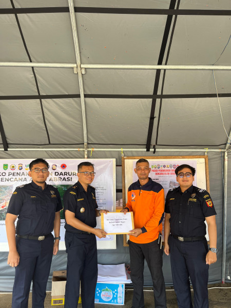 Berbakti Untuk Negeri, Bea Cukai Tembilahan Salurkan Bantuan Kepada Korban Longsor