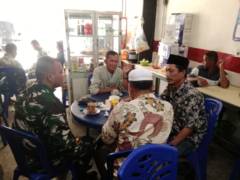 Babinsa Serka Ferry Barus Ajak Masyarakat Untuk Terus Jalin Silaturahmi di Binaan