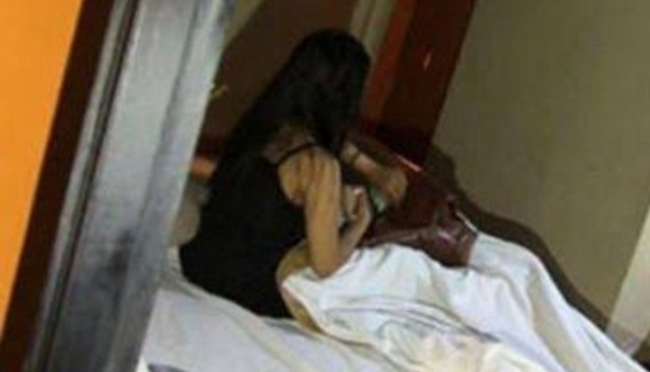 Ngerilah Pokoknya, Istri Ini Ajak Suami Wikwik, lalu Ambil Pisau Potong 'Burungnya'