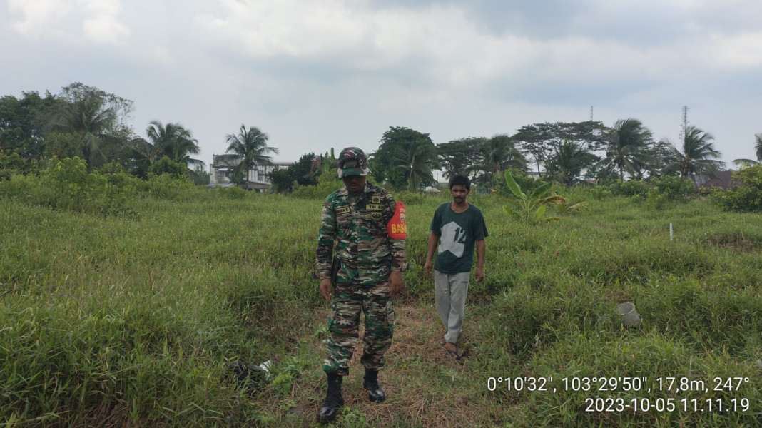 Babinsa Koramil 10/Pelangiran Upayakan Pencegahan Karhutla Bersama Masyarakat Demi Kesehatan Bersama