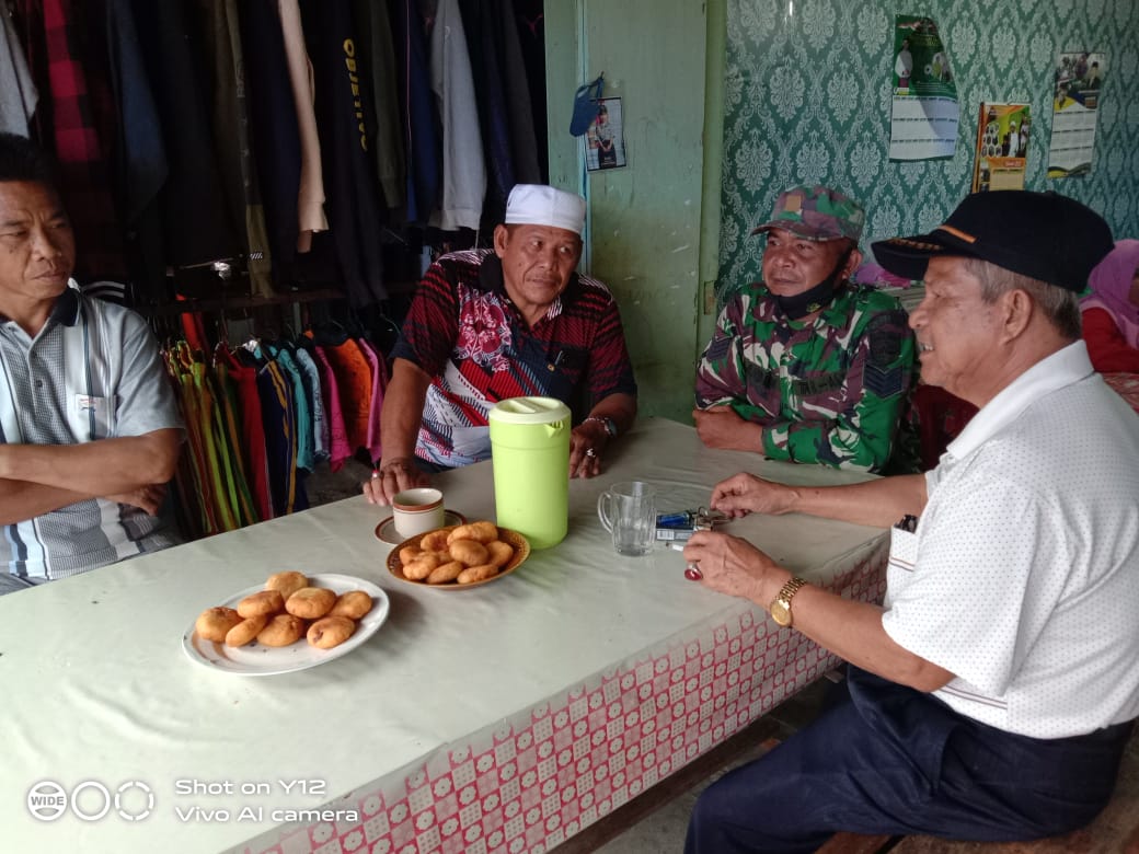 Babinsa 03/Tpl Jalin Silaturahmi Dan Komsos Dengan Tokoh Agama