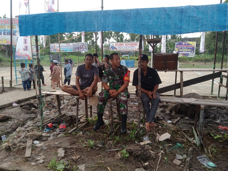 Dengan Komsos, Babinsa Serda Johansah Terus Jalin Silaturahmi Antar Sesama di Binaan