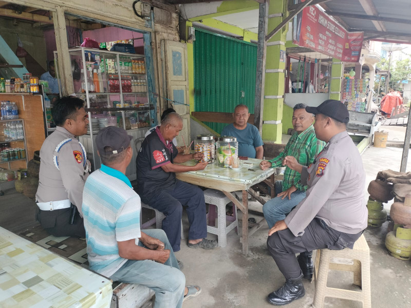 Giat Bhabinkamtibmas Dalam Rangka Sambang Dan Dialogis Ke Tokoh Pemuda Dan Tokoh Masyarkat