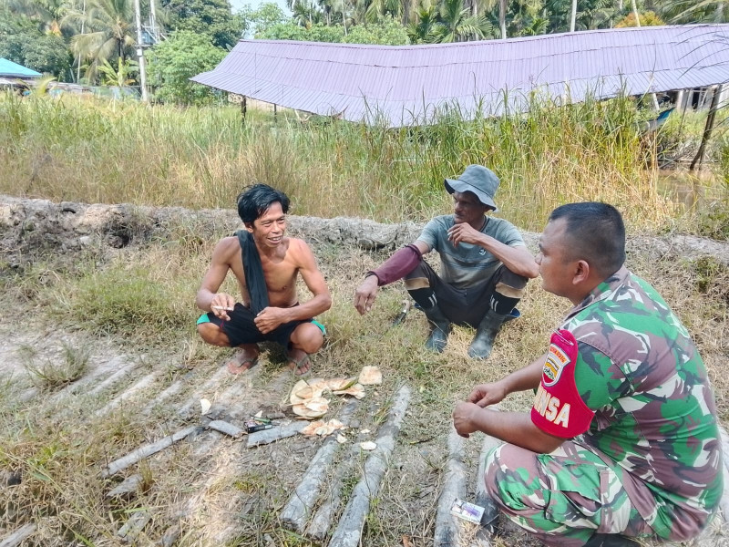 Babinsa Serka Ferry Barus Terus Bangun Kemitraan Dengan Masyarakat Setempat