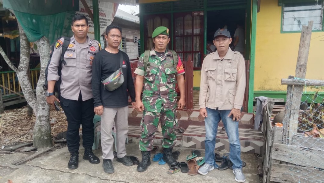 Babinsa Koramil 04/Kuindra Sertu Surachman Rutin Lakukan Komsos Bersama Aparat Desa