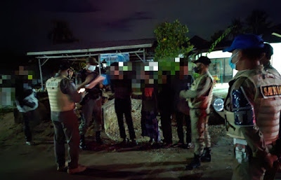 Tim URC Satpol PP Inhil Bubarkan Beberapa Remaja yang Sedang Berkumpul