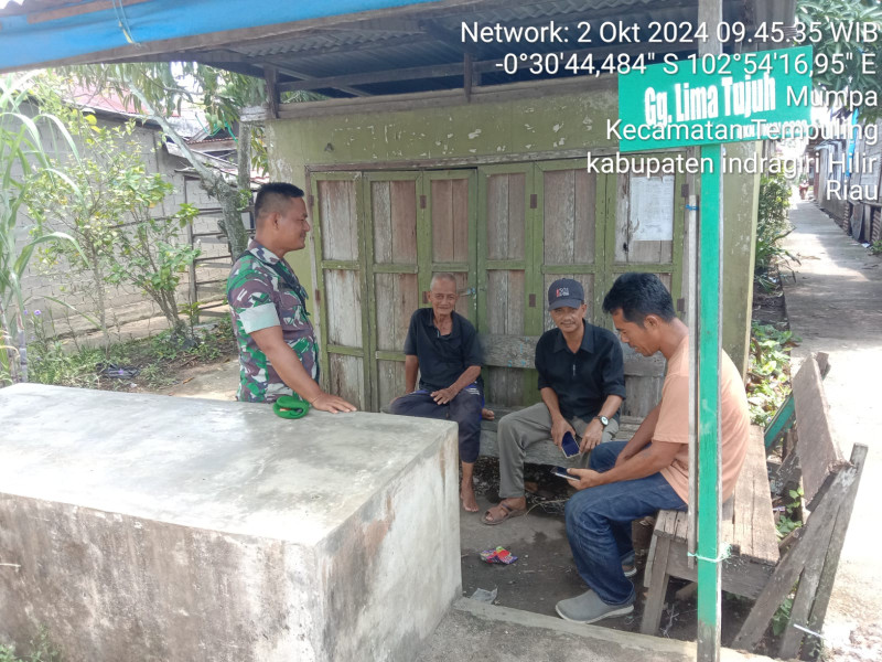 Dalam Menjaga Kondusifitas Wilayah Jelang Pilkada Serentak 2024, Babinsa 03/Tpl Proaktif Lakukan Komunikasi Sosial Dengan Ketua RT dan Warga Binaan