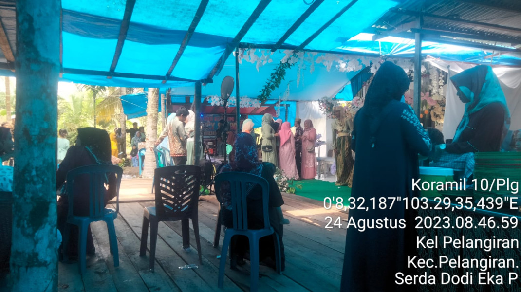 Wujudkan Kebersamaan, Babinsa Koramil 10/Pelangiran Hadiri Undangan Pernikahan Salah Satu Warga Binaan