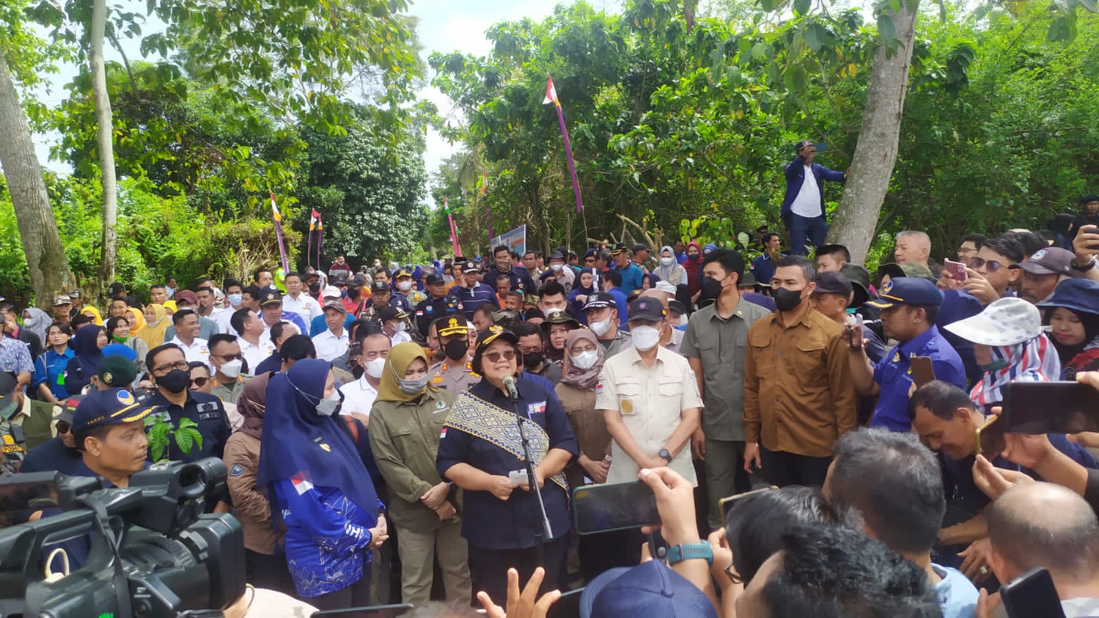 Tiba di Inhu, Rombongan Mentri LHK dan Gubernur Riau Disambut Bupati Inhu