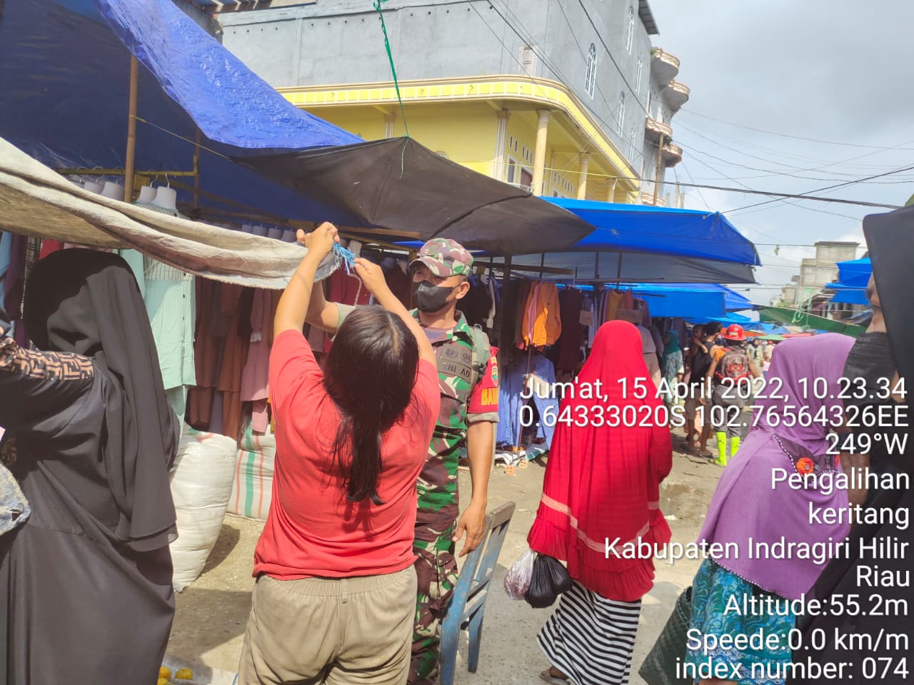 Dalam Mencegah Penularan Covid-19, Koramil 09/Kemuning Lakukan Penegakan Disiplin Terpadu
