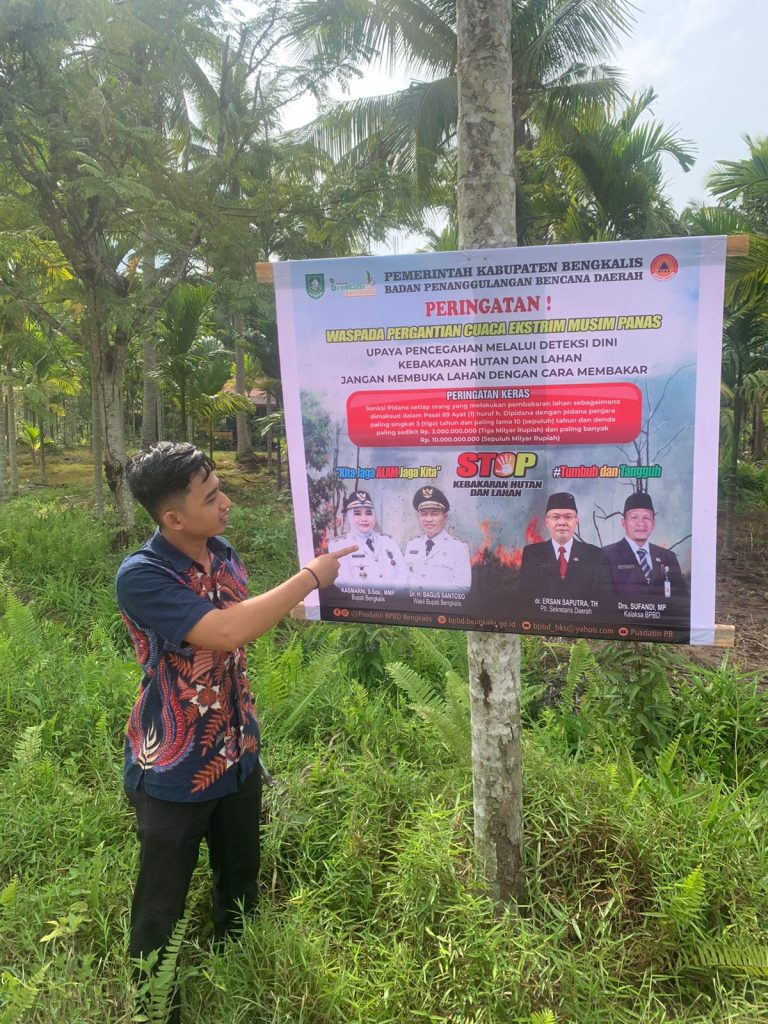 BPBD Bengkalis Melaksanakan Pemasangan Rambu-Rambu Pencegahan Karhutla