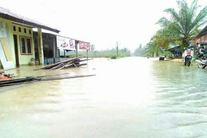 Tiga Hari Terakhir Banjir di Aceh Singkil Semakin Meluas, Liat Foto-fotonya Disini