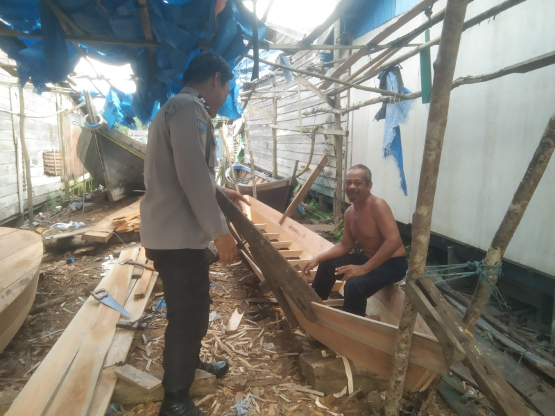 Cooling System, Bhabinkamtibmas Desa Simpang Gaung Ajak Warga Ciptakan Suasana Damai Jelang Pemilu 2024