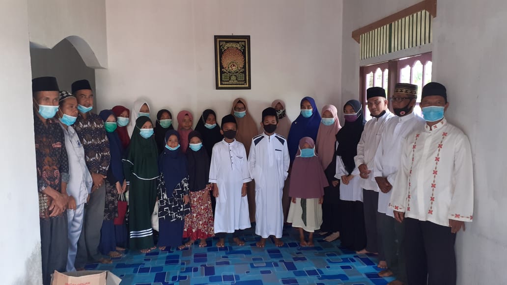 Wisuda Tahfidzul Qur'an Perdana Rumah Tahfidz Al-Ghulam, Ini Harapan Lurah Teluk Pinang Wisuda Tahfidzul Qur'an Perdana Rumah Tahfidz Al-Ghulam, Ini Harapan Lurah Teluk Pinang