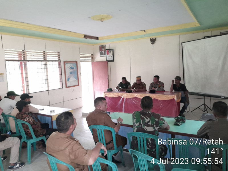 Danramil 07/Reteh Bangun Hubungan Baik dan Kerjasama di Wilayah Antara Babinsa Dengan Warga